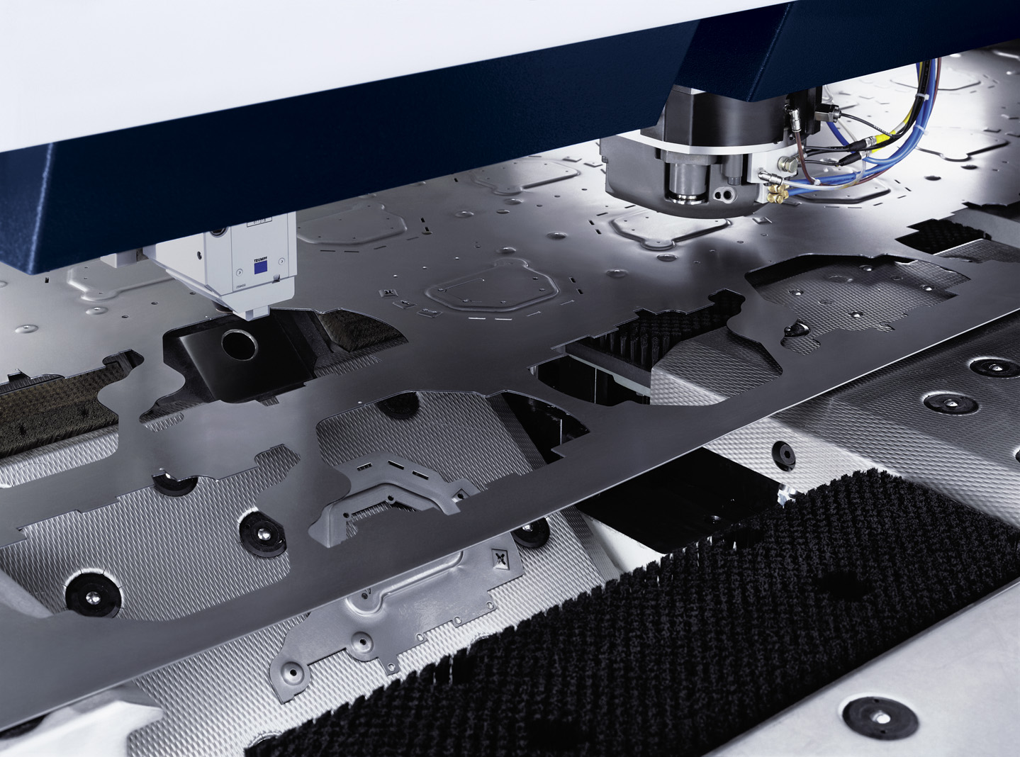 CNC Punch, Punch / Laser TruMatic 7000 PunchLaser